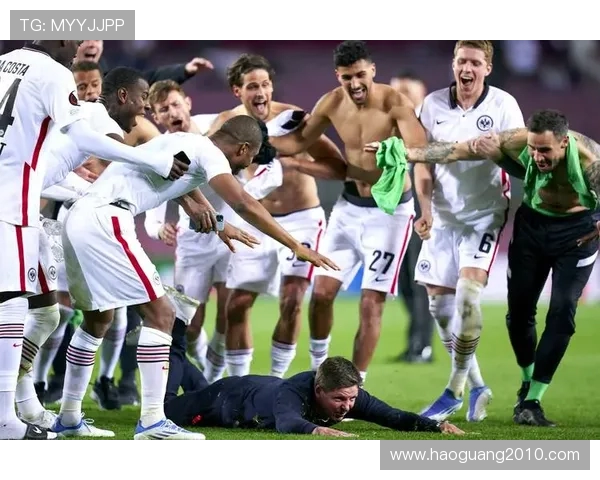 巴萨欧冠备战受挫 费兰克里斯滕森拉菲尼亚集体缺席训练